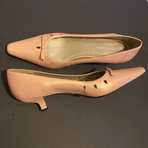 Naturalizer pink leather bow tie kitten heels - Picture 3 of 7